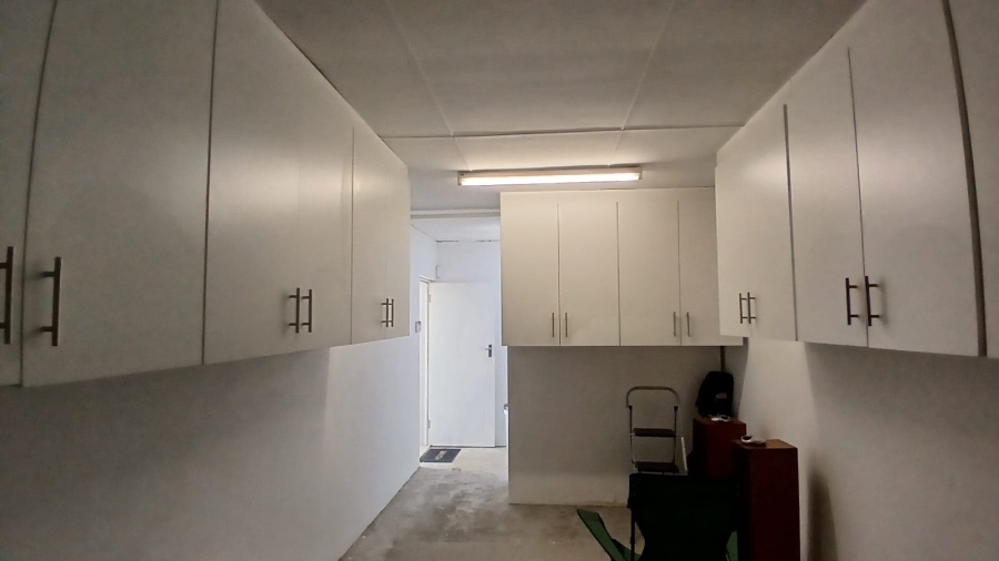 To Let 3 Bedroom Property for Rent in Parsonsvlei Eastern Cape